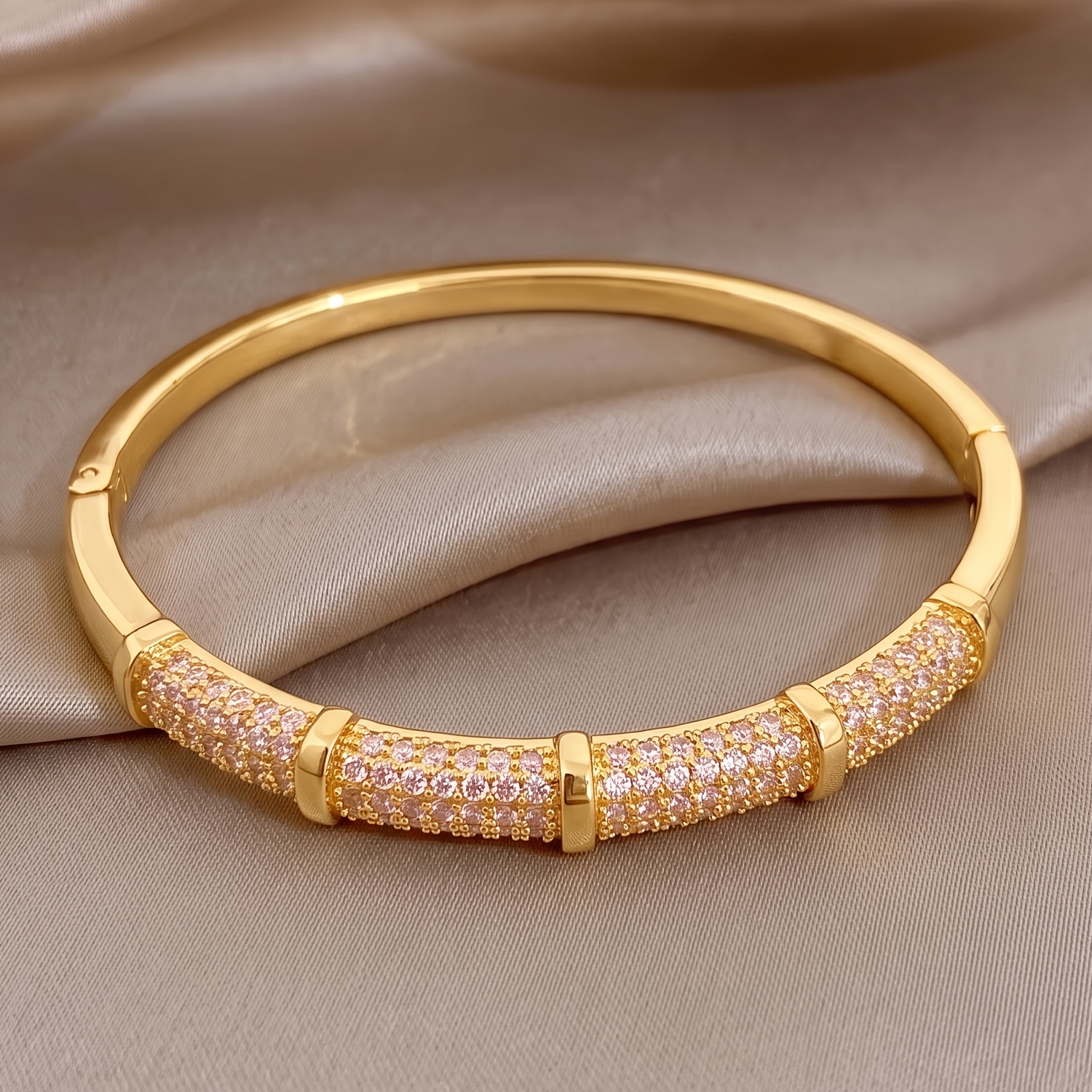 2pcs Elegant Hand Jewelry Bracelets Set, Shimmering Glossy Design